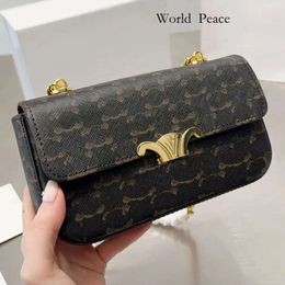Luxury Triomphes Bags Shoulder Bag Leather Cowhide Bag Women's Handbag Designer Wallet Black Fashion Tofu Chain Saddle Bag 951