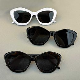 Selected Internet celebrity Saint sunglasses with same design irregular pentagonal for women high-end board glasses cat eyes