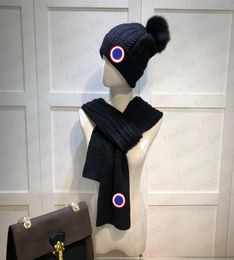Designer Hats Scarves Sets Beanie Fuzzy Balls Knit Hat Scarf Fashion Cashmere for Man Women Winter Warm Shawl Long 4 Colors Top Qu2662797
