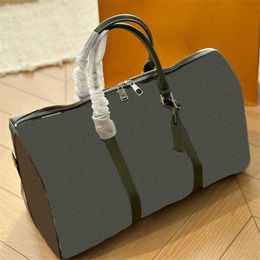 Hot Outdoor Sports Bag Unisex Designer Bag Travel Bag Classic Plaid Letter Men Shoulder Leather Luxury Handbag Ladies Large Capacity Size 45cm