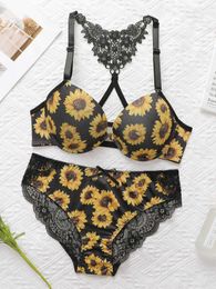 Bras Sets Ladies Sexy Front Buckle Yellow Flower Cross Back Lace Flower Design With Gathered Pull Adjustable Shoulder Strap Bra A3116 Y240513