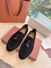 Italian Loro Loafer Shoes for Women Summer Walk Charms Suede Loafers Tassels Moccasins Gold or Silver Slippers Woman Apricot Leather Luxury Designers Dress Shoes