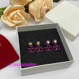 AAvaleno Top Edition Designer Delicate Earring Feng Family v Letter Rose Red Earrings for Women 925 Silver Needle Simple and Versatile Style Earrings and