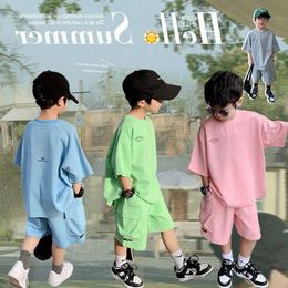 Kleidungssets Sommer Casual Boy Cotton Lose Lotes Lotes T-Shirt Top+Shorts Set School Childrens Track and Field Clothing 2-teilige Kleidung für 2-14 Jahre D240514