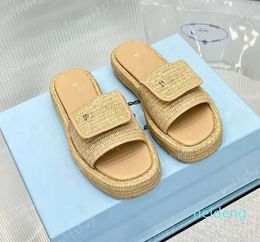 2024 slippers Sandals platform Slippers designer ladies summer casual flip-flops outdoor pool slide beach