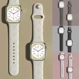 Designer Silikon Apple Watch Band 38 40 41 42 44 45 49 mm L Flower Watchs Pasp Pasple dla iWatch 9 8 7 6 5 SE Luksusowe pasma obserwacyjne modowe