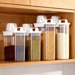 Storage Bottles 1 PC Kitchen Supplies Food Bucket Portable Moistureproof Tank With Scale Cup Plastic Container