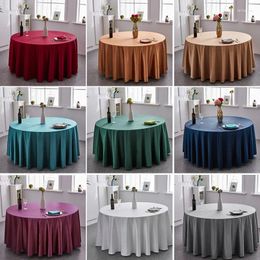 Table Cloth Round The Table_Jes4982