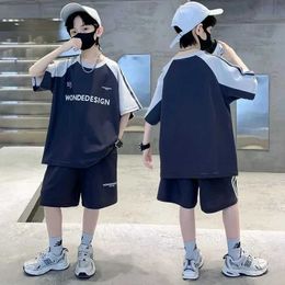 Clothing Sets Childrens and Boys Clothing Set Summer Patch Work Letter T-shirt and Short Youth Short sleeved Top 2-piece Set d240514