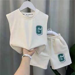 Clothing Sets Childrens Summer Tank Top Set New Fashion Baby Internet Red Clothes Boys and Childrens Fashion Two Piece Set Childrens Clothing d240514