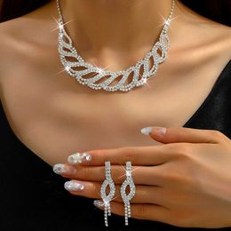 Earrings Necklace 3 womens fashionable hollow necklace and earring set used for banquet and party accessories XW