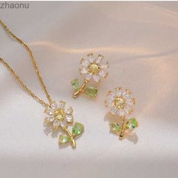 Earrings Necklace Crystal Metal Jewelry Set Sunflower Little Daisy Pendant Necklace Earrings Luxury Womens Wear Plating Gold and Silver Clover XW