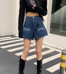Women Designer Letters Jeans Skinny Short Giovane Girl Sex Mini Pants Thangs Casual Summer Cool Sexy Party ricamato a gamba a gamba Hotpants Fashion