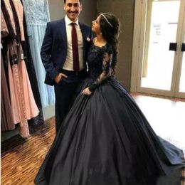 Vintage Black Lace Satin Ball Gown Gothic Evening Dresses Long Sleeves 3D Floral Applique Floor Length Evening Gowns Formal Dress 3150