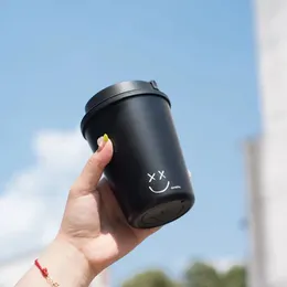 Mugs M 350ml Portable Creative Plastic Coffee Mug With Lid Reusable Cups Water Bottle Car Milk Juice Black White Couple Cup Gift