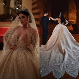 Underbar bollklänning Bröllopsklänningar V-ringning Sequin Pärlor Applices Designer Train Bridal Backless Customized Robe De Special