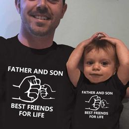 Family Matching Outfits Father and sons lifelong best friend prints T-shirts for family matching looking like dad and sons clothes for dad and me baby T-shirts T240513