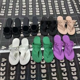 famous designer women summer Thong Sandals Interlocking Cut Slide heel fashion casual comfortable flat beach slippers 35-42