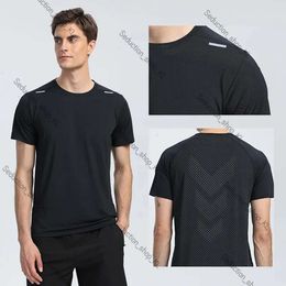 Mens Tshirts Quick Dry Men Running Tshirt Fitness Sports Designer T Shirt Top Gym Training Shirt Breathable Jogging Lululemo Sportswear Comfortable Breathable 746