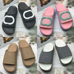 Designer tofflor glider kvinnor tofflor sommarplattform sandaler tjocka klackar lyxiga glider gummisula makaron platt läder glider mode klassisk sko