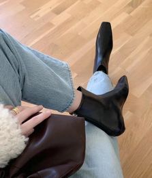 Casual Shoes 2024 Winter Niche Vintage Cowhide Ankle Boots Women's Low Heel Flat Bottom Genuine Leather Square Head Simple