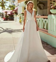 Vestidos de noiva de cetim plissados longos com bolsos A-line Ivory-deco