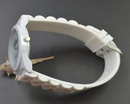 Casual Watches Women Men Unisex Animal Crocodile Style Dial Silicone Strap Analogue Quartz Wrist Watch8058537