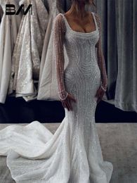 現代の正方形のネックラインビーズ花嫁光沢のある人魚コート列車女性のためのウェディングドレス