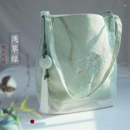 Duffel Bags Chinese Ehthic Retro Style Floral Embroidery Female Canvas Shoulder Japan Women Designer With Tassel Decoration