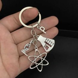 Keychains Lanyards 1Pcs Doctor Molecular DNA Microscope Keychain Science Microscope Equipment Keyring For Medicine School Gift Jewellery Y240510