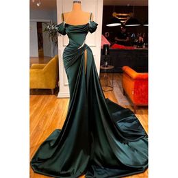 2023 Elegant mörkgröna aftonklänningar Fantastiska off-the-shoulder sjöjungfrun prom klänning rufsar med hög delad lång vestidos de fiesta formell bc11179 0515
