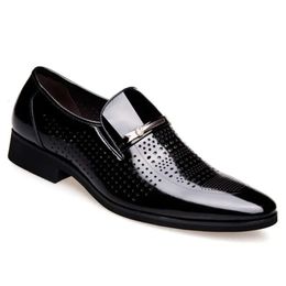 Brightly Sandals Men Formal Business Shoes Patent Leather Retro Oxford Pointed Toe Holes Fashion Dress Footwear e94d