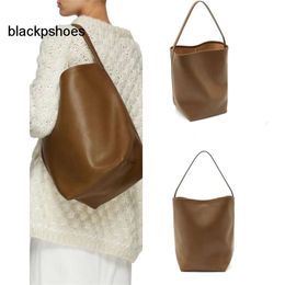 The Row TR Autumn Bag Best-quality Bags Designers Leather and Cowhide Winter Large Capacity Commuter One Shoulder Handheld Tote Womens Small Design Bucket Bag
