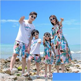 Family Matching Outfits Summer Beach Mother Daughter Dresses Dad Son Tshirt Shorts Look Couple Outfit Drop Delivery Baby Kids Matern Dheqb