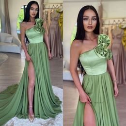 Sexy Green Prom Dresses Stapless Ruffles Flower Evening Gowns Pleats Slit Formal Long Special Ocn Party Dress 0515