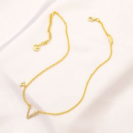 Never sbiading 18k oro oro di lusso designer di pendenti Pendants collane in acciaio inossidabile Lettera di girocollo a ciondolo per perle di gioielli Accessori per le gioielli NESSUNA scatola