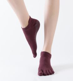 Women Sport Non Slip Socks Simple Fashion Solid Colour Cotton Sock Personality Breathable Five Finger Yoga Socks9811764