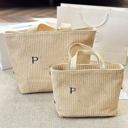 Designer casual versatile grass woven handbag for lady outdoor beach handbag Summer beach tourism handbag Borsa di design