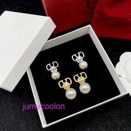 AA Valeno Top Luxury Designer Delicate Earring Family Small Fragrant Pearl Earrings Female Crowd Design High end 925 Silver Needle With Original Box