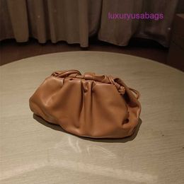 Authentic Designer Womens Bags Pouch Cloud Fold BottegavVenet Bag New Fashionable Soft Leather Cloud Bag Soft Leather Crossbody One Shoulder Handheld D WN-97A0