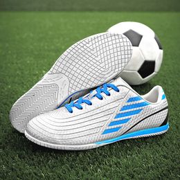 Low Top Football Stiefel, lange Spikes, gebrochene Nägel, Gold Soled Grass Football Boot, Student Grass Football Stiefel