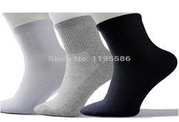 WholeHigh Quality Men Socks Sport Basketball Long Cotton Socks Male Spring Summer Running Cool Soild Mesh Socks For All Size3829966