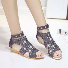 sandals woman hollow thong crocuses girl Fashion trainers word deduction house summer diamond fish mouth loafers 2024 D05b# 523 98c5