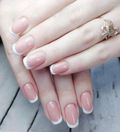 False Nails 24Pcs Simple French Nude Pink Bride Wedding Women Fake Full Cover Artificial Manicure Nail Art Decoration TipsFalse St6581517