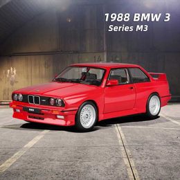 Diecast Model Cars Bburago 1 24 BMW M3 E30 1988 3 Series Super Automotive Alloy Car Static Die Casting Car Model Micro Scale Collectible Toy
