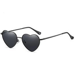 Vintage Metall Liebe geformte Sonnenbrille süße Pfirsich Herz Multi -Farbe Sonnenbrille Frühlingsbeine UV400 Polarisierte Sonnenbrille 240515