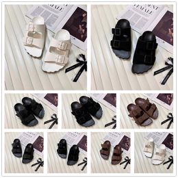 Männer Frauen Sonntag Wildleder Mule Designer Sandalen Flat Slip on Pantoffers Objektträger luxuriös modische schwarze weiße braune Mann Plattform Sommer Beach Outdoor Flip Flops Dritte