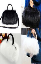 Fashion Warm Faux Rabbit Fur Women Handbag Designer Shoulder Bags Luxury Plush Female Crossbody Bag Lady Small Purse Winter 2019 Y4942112