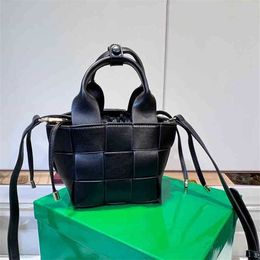 Hot Shoulder Bag Tote Bag Women Bucket Bags Tote Designer Handbags Fashion Weaving Bag Leather Crossbody Basket Purses 0507