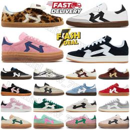 Casual Shoes 2024 classic casual shoes for men women platform designer sneakers black white gum pink velvet red green suede blue leather mens womens outdoor sports